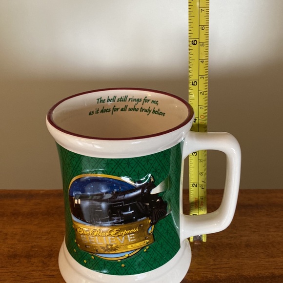 Polar Express Mugs 14 Oz Exc Shape DW & MW Safe Unused - Picture 13 of 13